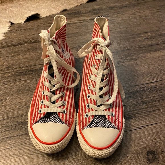 Converse - Picture 1 of 4